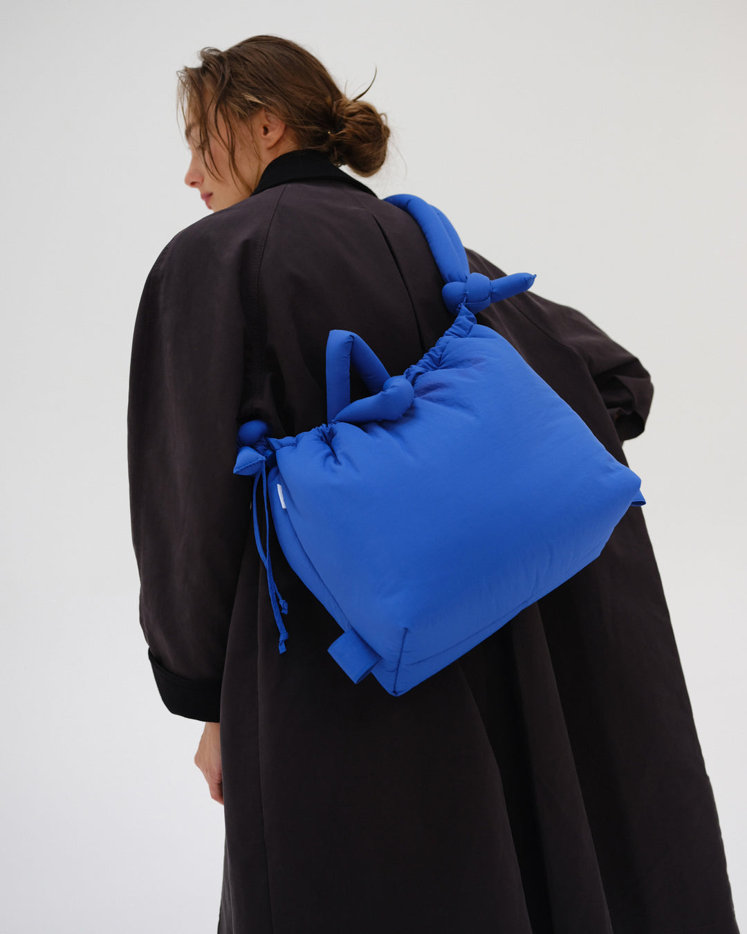 Bolso Ona puesto al hombro