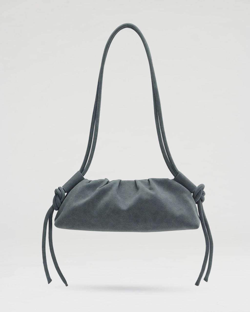 Bolso Dumpling ante océano