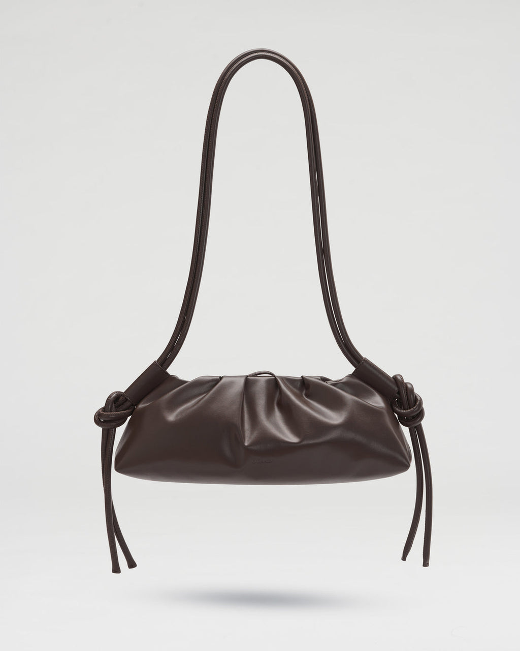 Bolso Dumpling chocolate oscuro
