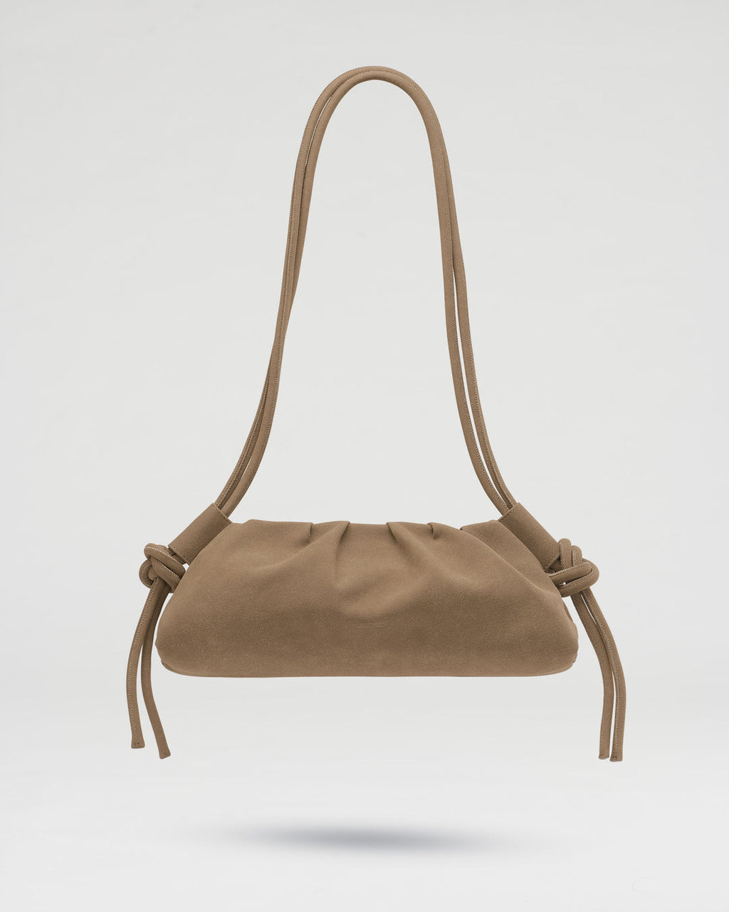 Bolso Dumpling ante piedra