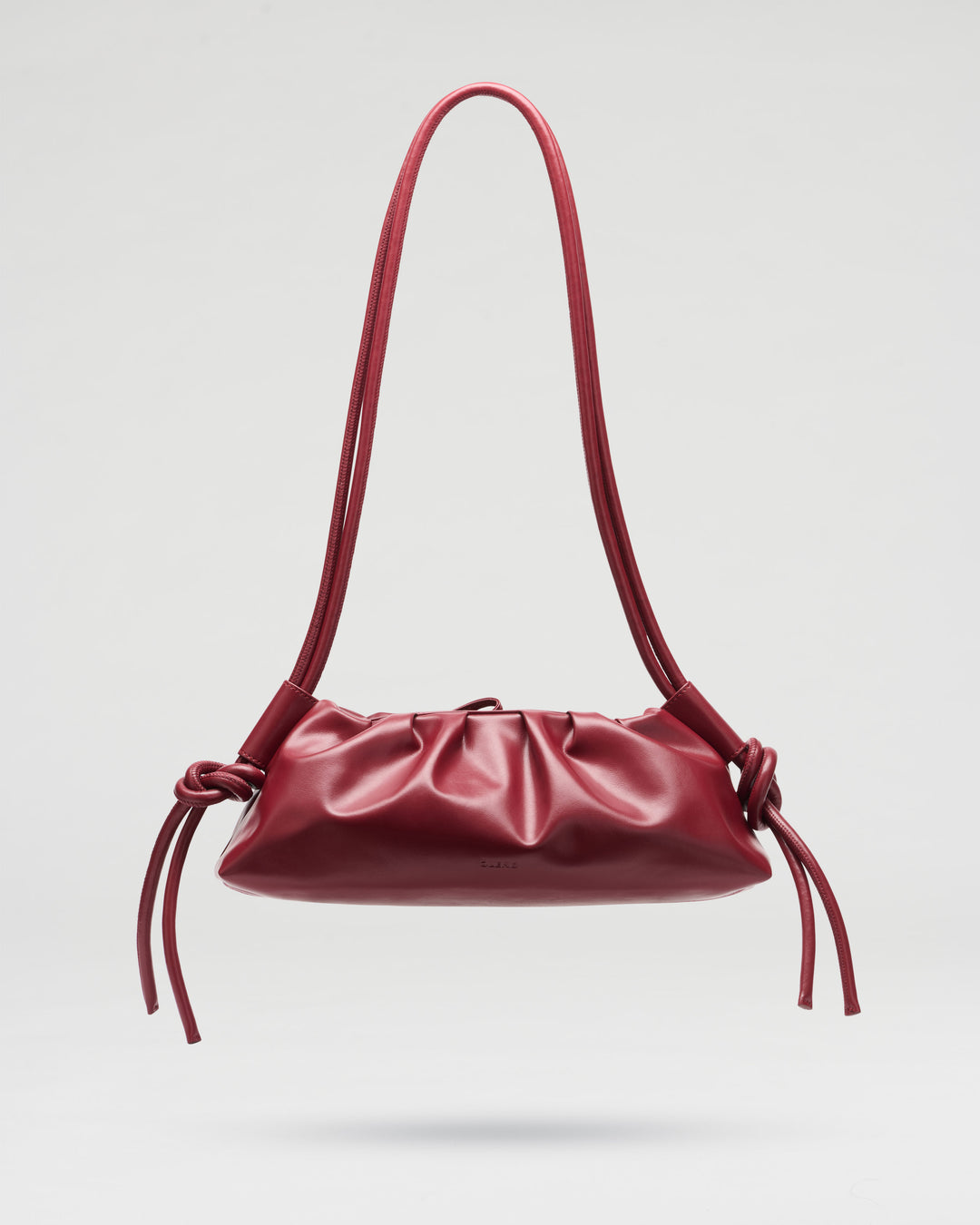 Bolso Dumpling rojo cereza