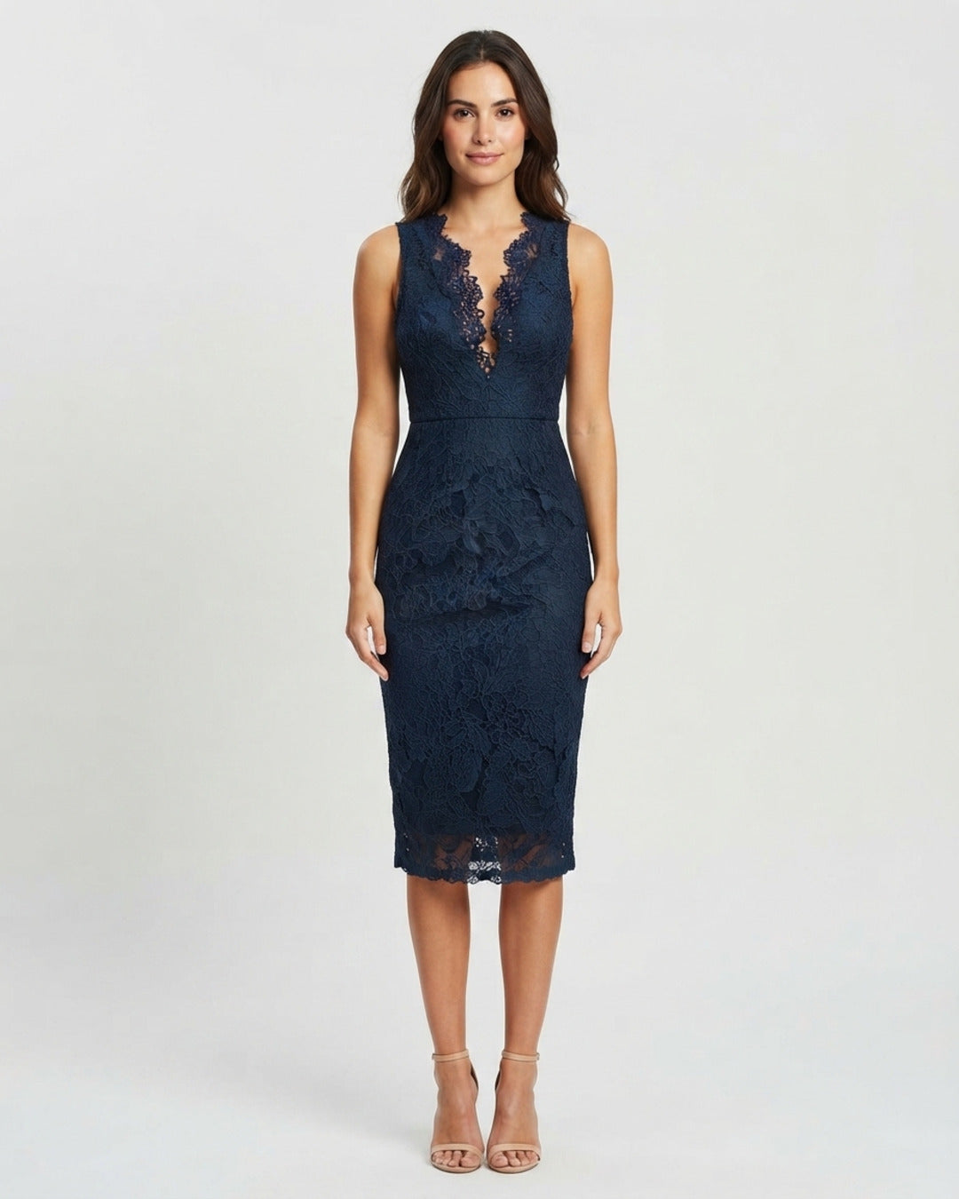 Vestido encaje azul modelo frente