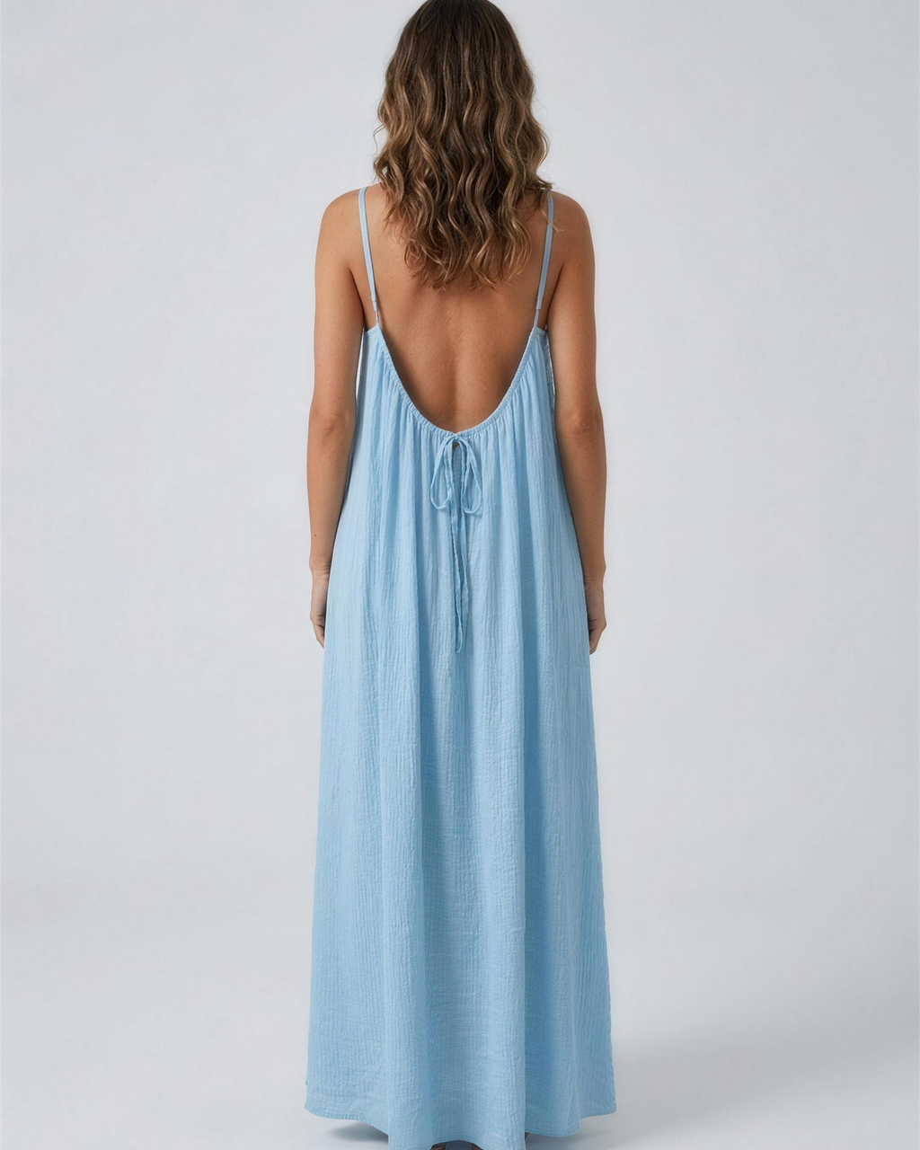 Vestido azul de espalda
