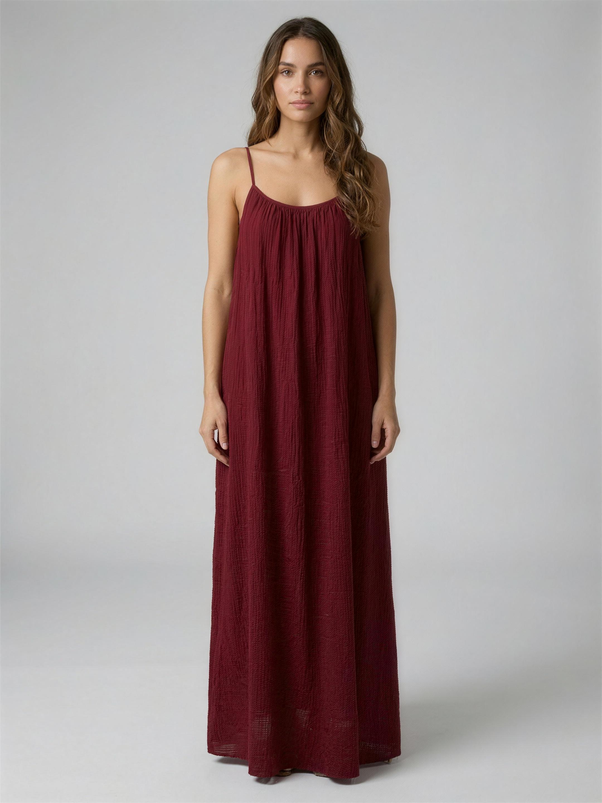 Vestido burdeos frente